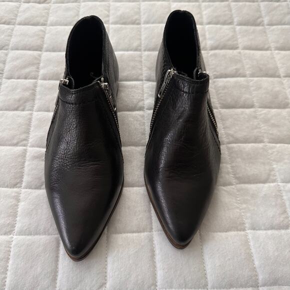 FREE PEOPLE Womens Ankle Boots 36 US 6 Black Leather Low Heel Pointed Toe Zipper - Picture 3 of 14